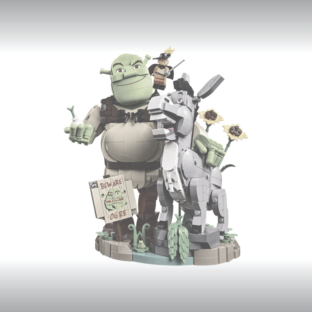 Display for LEGO Shrek, Donkey & Puss in Boots (72423)